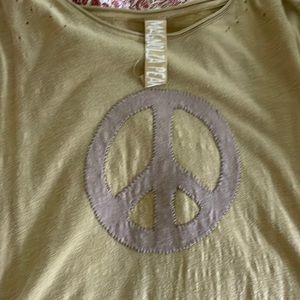Magnolia Pearl Peace Appliqué Tee